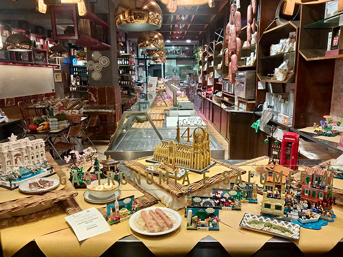 Mostra concorso vetrine Abbiategrasso PREMIATA SALUMERIA MELONI primo premio assoluto_SITO